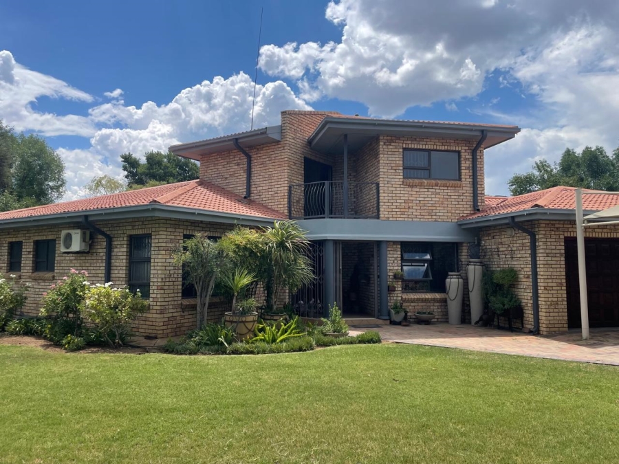 4 Bedroom Property for Sale in Christiana North West